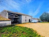 Propriété à vendre à Ébréon, Charente - 335 000 € - photo n°5