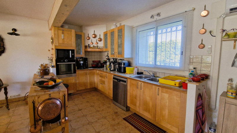 French property for sale in Avignon, Vaucluse - €798,000 - photo 4