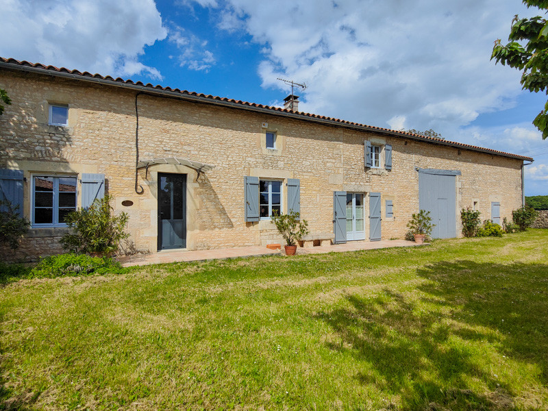 French property for sale in Linazay, Vienne - €199,900 - photo 0