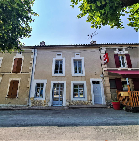 Maison à La Tour-Blanche-Cercles, Dordogne - photo 1