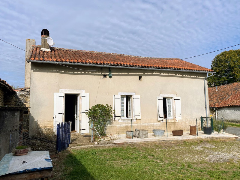 French property for sale in Saint-Claud, Charente - €85,600 - photo 2