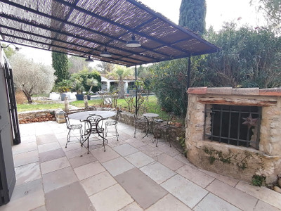 Nr. Aix-en-Provence, old stone hunting lodge, 5 bedrooms, independent studio, landscaped gardens and pool.