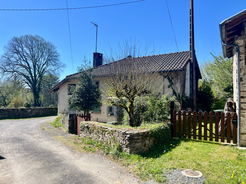 French property for sale in Oradour-sur-Vayres, Haute-Vienne - €69,600 - photo 1