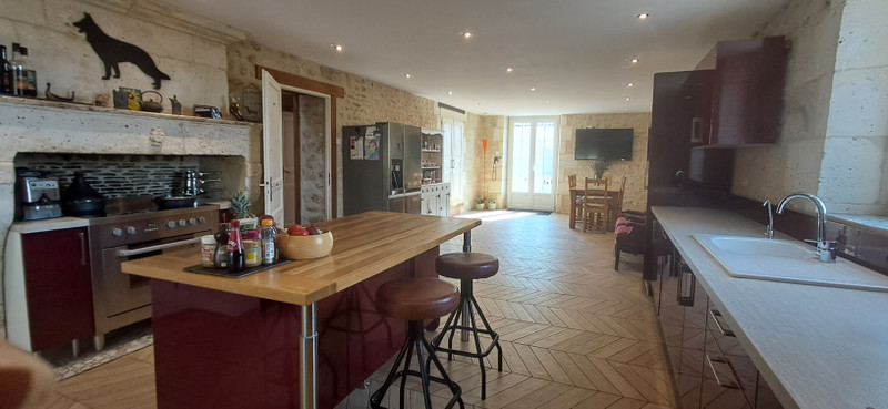 French property for sale in Gardes-le-Pontaroux, Charente - €449,400 - photo 7