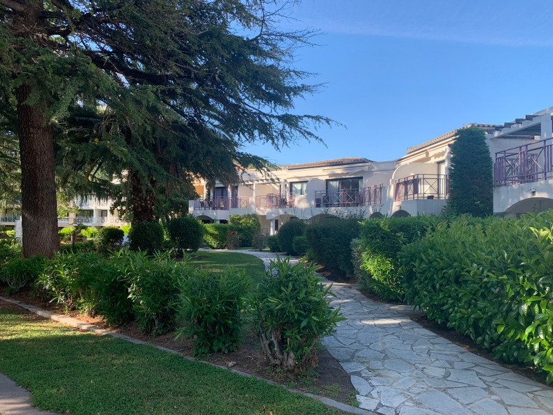 French property for sale in Cannes, Alpes-Maritimes - €227,000 - photo 7