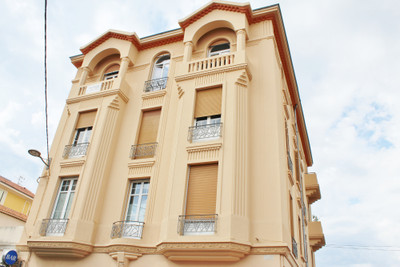 Appartement à vendre à Vallauris, Alpes-Maritimes, PACA, avec Leggett Immobilier