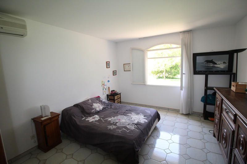 French property for sale in Le Val, Var - €667,800 - photo 5