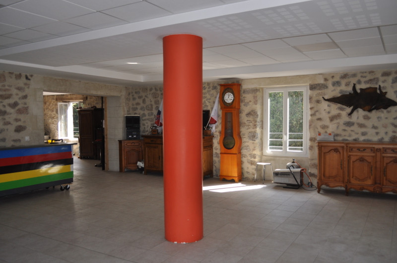 French property for sale in Saint-Estèphe, Dordogne - &#8364;787,500 - photo 5