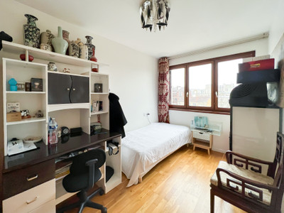 French property for sale in Clichy, Hauts-de-Seine - €398,000 - photo 4