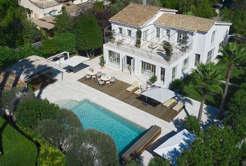 French property for sale in Mougins, Alpes-Maritimes - €2,750,000 - photo 4