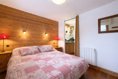 French property for sale in Courchevel, Savoie - €1,942,500 - photo 4