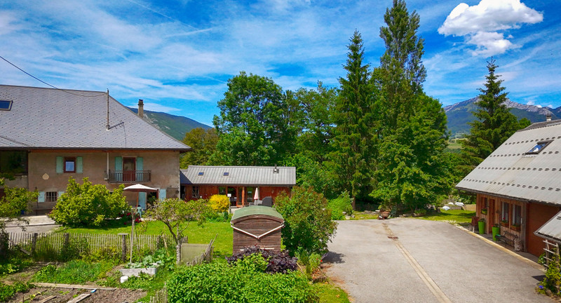 French property for sale in Lescheraines, Savoie - €685,000 - photo 1