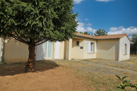 Maison à vendre à Saint-Pompain, Deux-Sèvres - 220.000 € - photo 2