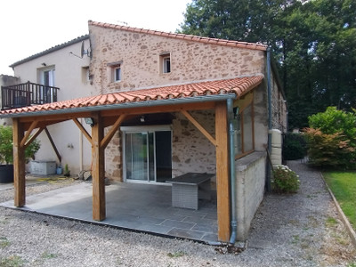 French property for sale in Saint-Cyr-des-Gâts, Vendée - €218,280 - photo 2