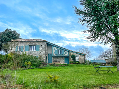 Maison à vendre à Montaigu-de-Quercy, Tarn-et-Garonne, Midi-Pyrénées, avec Leggett Immobilier
