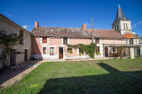Maison à vendre à Luzé, Indre-et-Loire - 183.600 € - photo 1