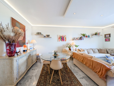 French property for sale in Nice, Alpes-Maritimes - €410,000 - photo 2