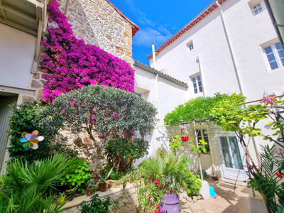 Maison à vendre à Capestang, Hérault, Languedoc-Roussillon, avec Leggett Immobilier