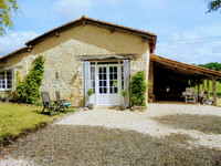 Maison à vendre à Salles-Lavalette, Charente - 299 600 € - photo 1
