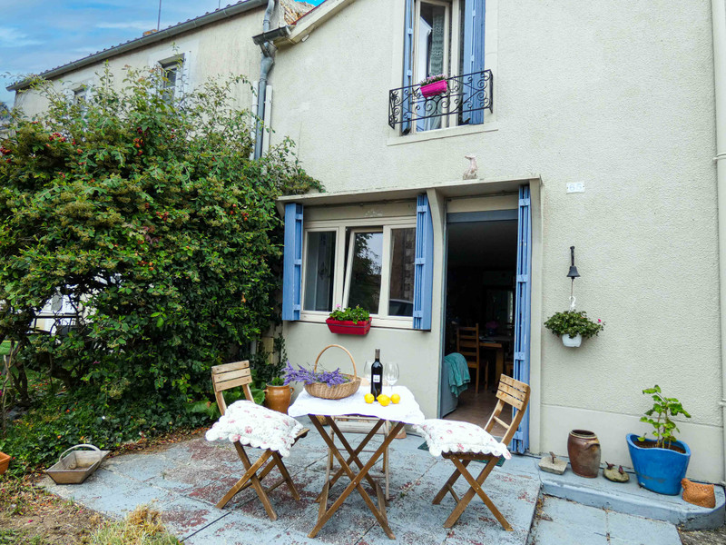 Maison à vendre à Bazoges-en-Pareds, Vendée - 203.040 € - photo 1