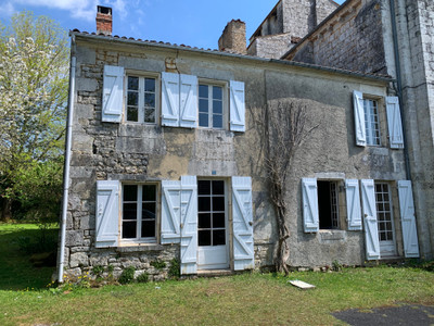 Maison à vendre à Annepont, Charente-Maritime, Poitou-Charentes, avec Leggett Immobilier