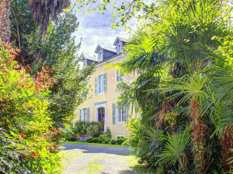 Vente Maison 308m² 13 Pièces à Jurançon (64110) - Leggett Immobilier