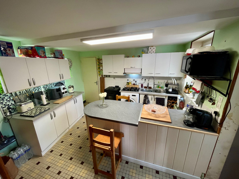 French property for sale in Noyant-Villages, Maine-et-Loire - €129,995 - photo 2