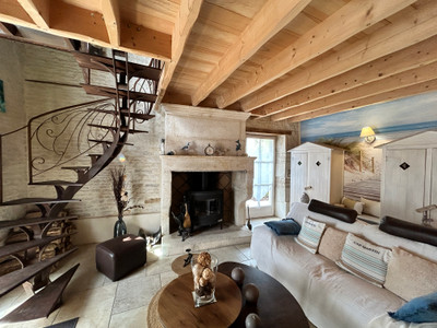 French property for sale in Arçais, Deux-Sèvres - €325,500 - photo 2