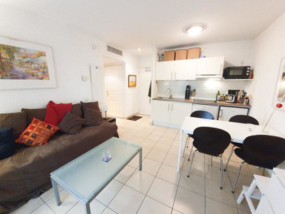 Appartement à vendre à Cagnes-sur-Mer, Alpes-Maritimes, PACA, avec Leggett Immobilier