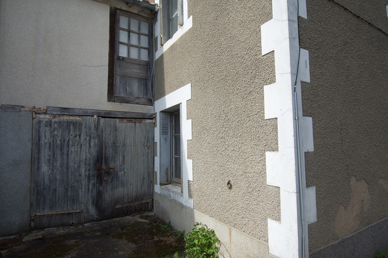 French property for sale in La Trimouille, Vienne - &#8364;38,600 - photo 2