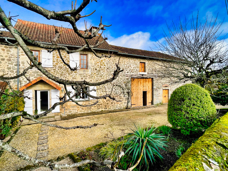French property for sale in Saint-Saud-Lacoussière, Dordogne - €163,043 - photo 1