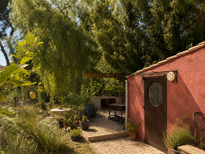 French property for sale in Toulon, Var - €399,999 - photo 2