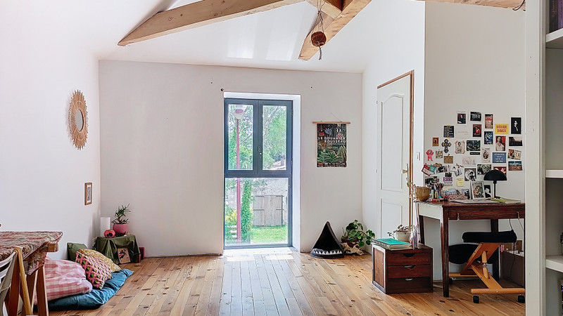 French property for sale in Bouhet, Charente-Maritime - €290,000 - photo 3