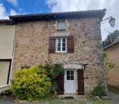 Maison à vendre à Chabanais, Charente - 66 600 € - photo 1