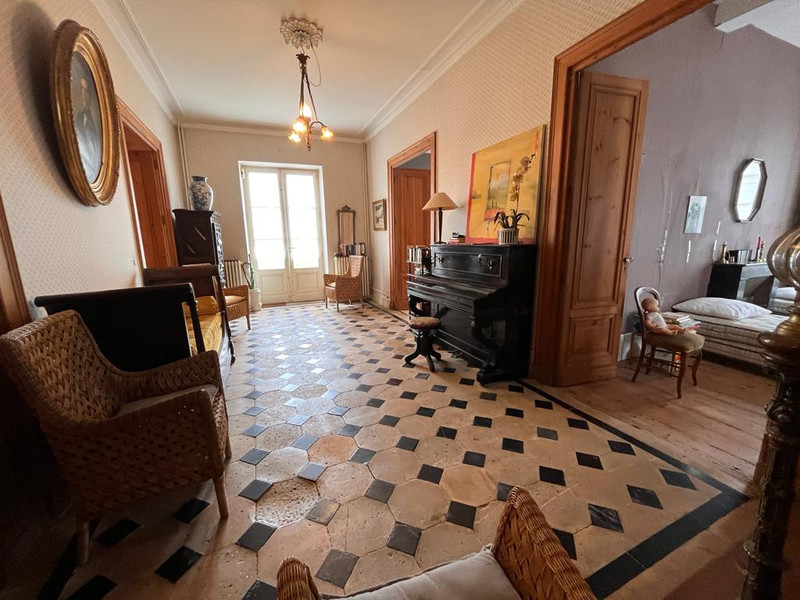 French property for sale in Fumel, Lot-et-Garonne - €573,000 - photo 5