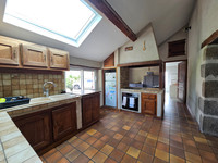 Maison à vendre à Néris-les-Bains, Allier - 288.900 € - photo 3