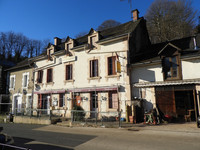 houses and homes for sale inUzercheCorrèze Limousin