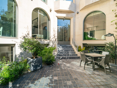 Paris 16th, 372 m² Private Mansion designed by Lempereur 5 Bedrooms. Roof top swimming pool. 2 parking spaces