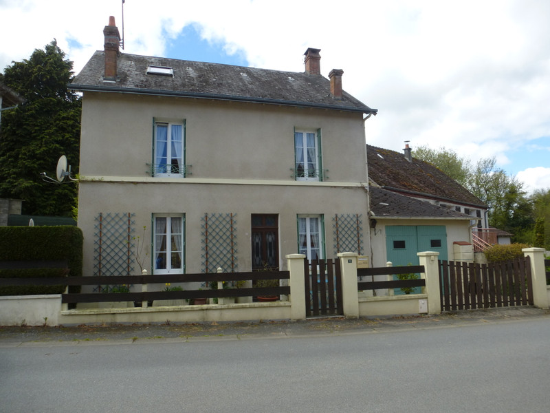Maison à vendre à Chéniers, Creuse - 130.800 € - photo 1