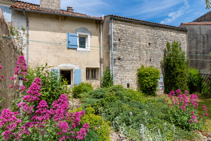 Maison A Vendre En Poitou Charentes Charente Maritime Haimps Maison De Bourg 4 Chambres 3 Salle D Eau Magnifique Jardin 4km De Matha 360 Tour Disponible Ref A05472 13647 Maison A Vendre En Poitou Charentes Charente Maritime Haimps Maison De Bourg 4 Chambres 3 Salle D Eau Magnifique Jardin 4km De Matha 360 Tour Disponible Ref A05472 13647