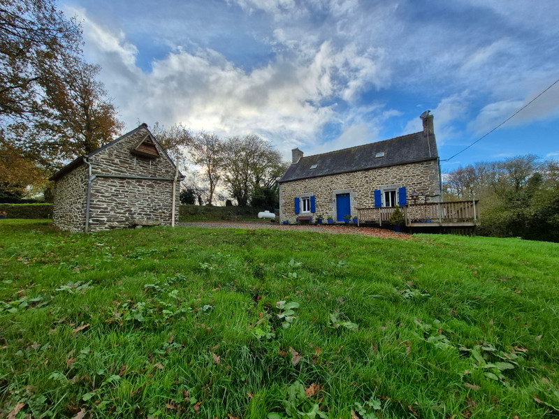 French property for sale in Pont-Melvez, Côtes-d'Armor - €185,000 - photo 1