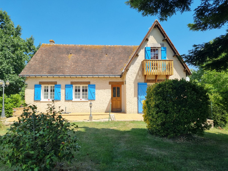 Chalet à vendre en Centre IndreetLoire SaintBenoîtlaForêt Belle maison de campagne de