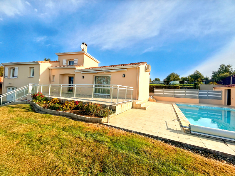 French property for sale in Mervent, Vendée - €414,000 - photo 1