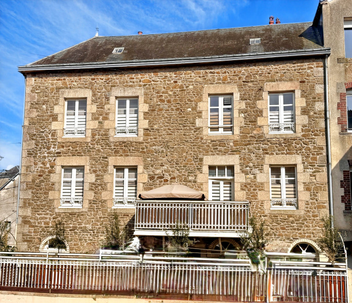 Propriété à vendre à Pré-en-Pail-Saint-Samson, Mayenne - 153 000 €