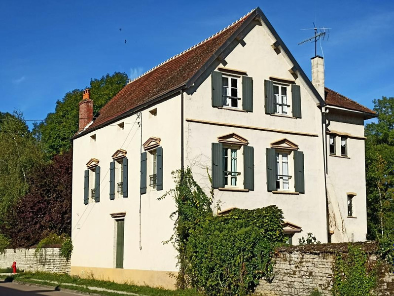 French property for sale in Noyers, Yonne - €399,000 - photo 1