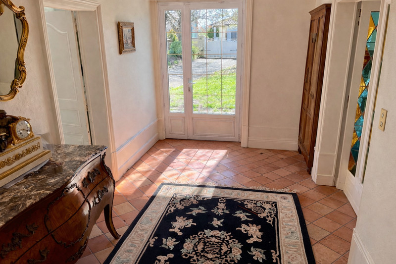 French property for sale in Jarnac, Charente - €399,726 - photo 1