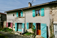 Maison à vendre à Écuras, Charente - 141 700 € - photo 1