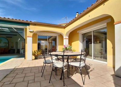 French property for sale in Chantonnay, Vendée - €583,000 - photo 9