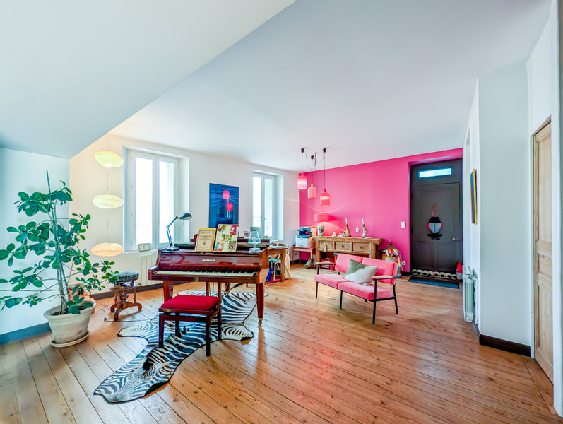 Maison à vendre à Barbezieux-Saint-Hilaire, Charente - 399.000 € - photo 1