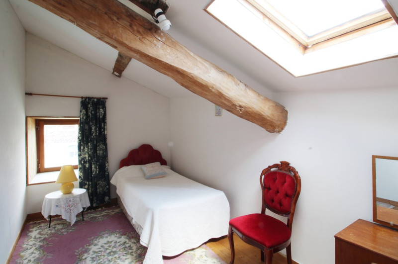 French property for sale in Fontaine-Chalendray, Charente-Maritime - €162,000 - photo 7